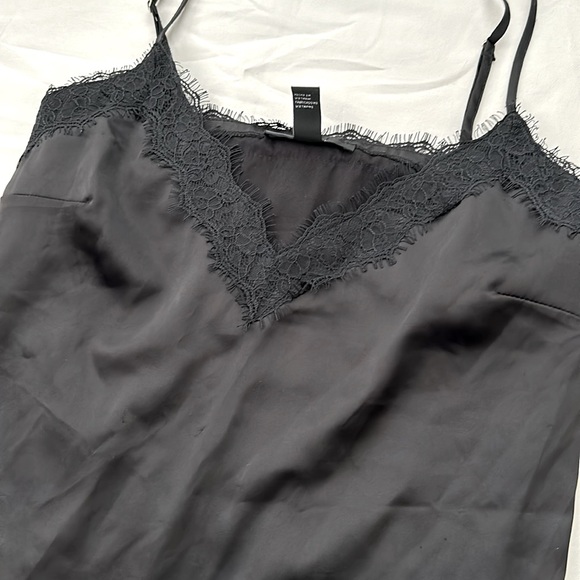 Forever 21 Silky Cami in black Small new - Picture 2 of 6